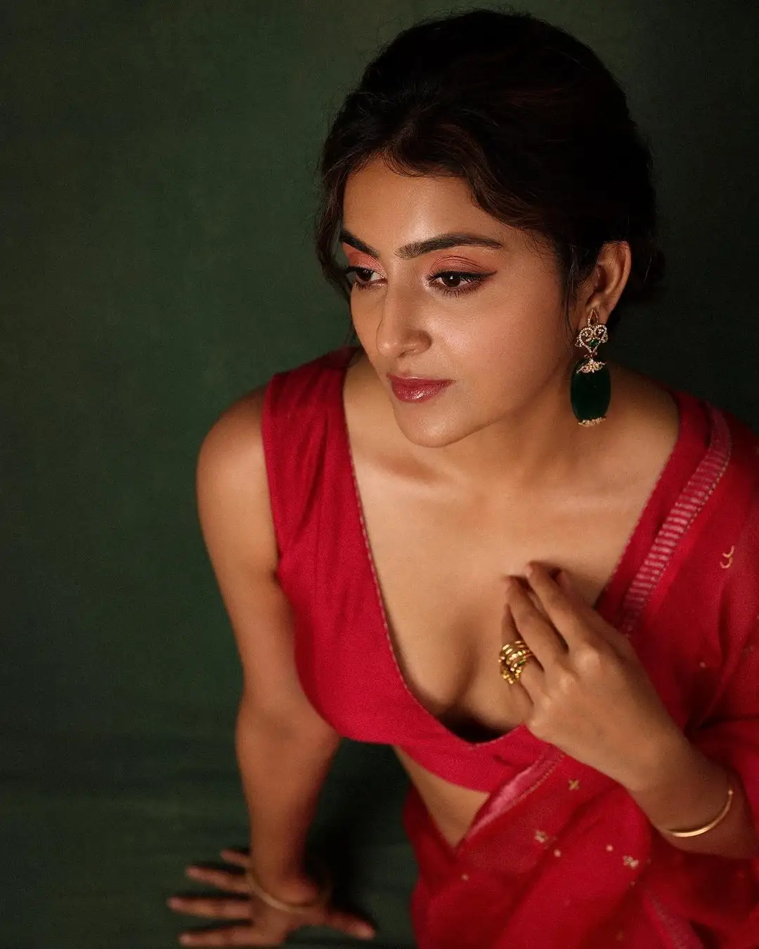 Indian Actress Avantika Mishra in Sleeveless Red Saree
